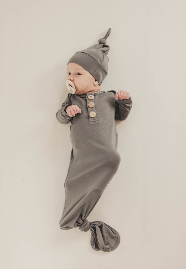 gender neutral baby outfit